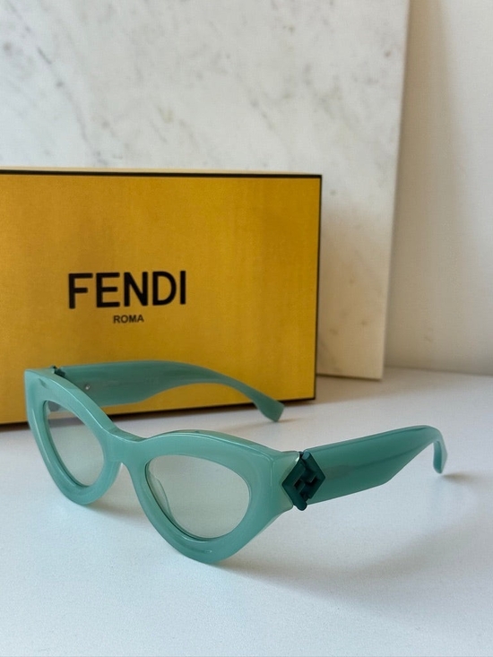 Full Set, Authentic, Fendi Milky Green Sunglasses, FE40146I RX Ready main image 7